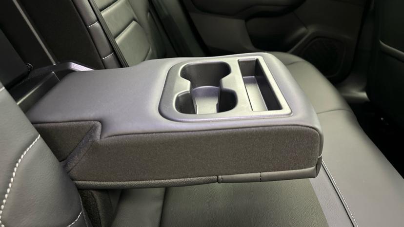 Rear Armrest/ Cup Holder