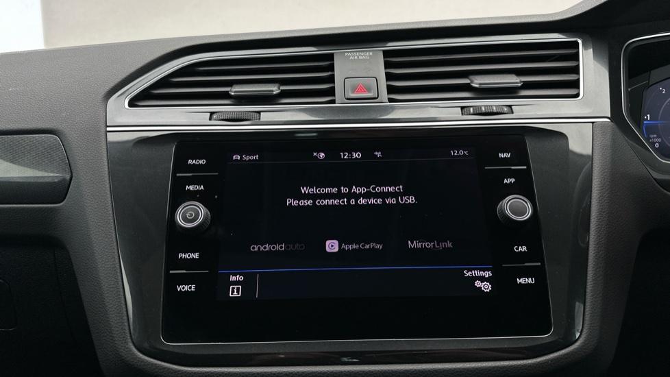 Apple Car Play & Android Auto