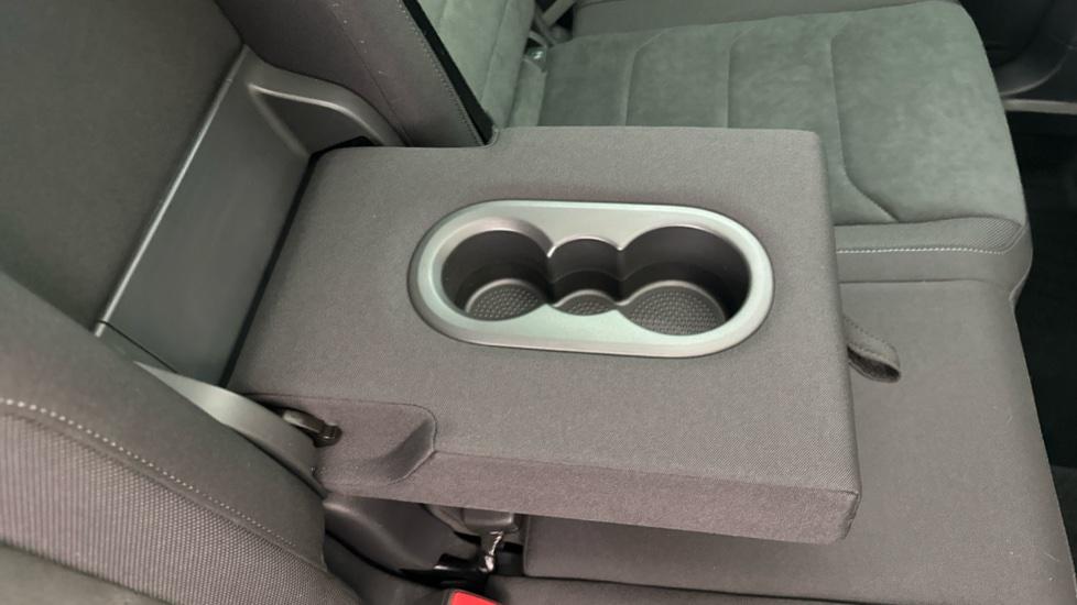 Rear Armrest/ Cup Holder