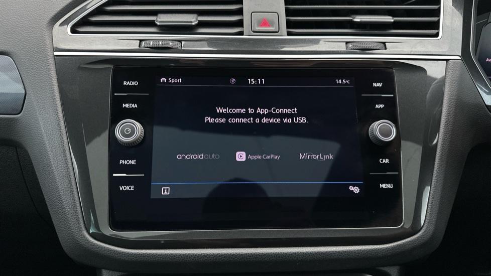 Apple Car Play & Android Auto