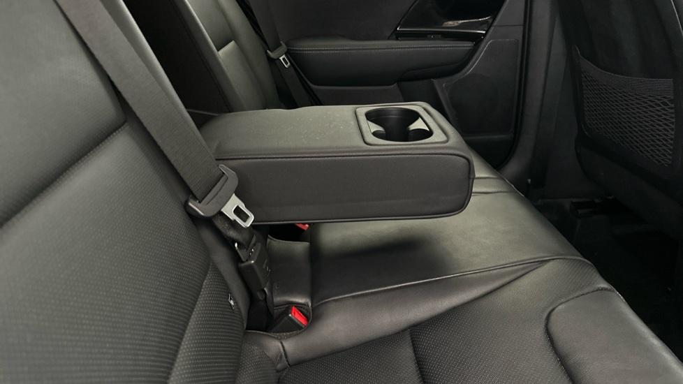 Rear Armrest/ Cup Holder