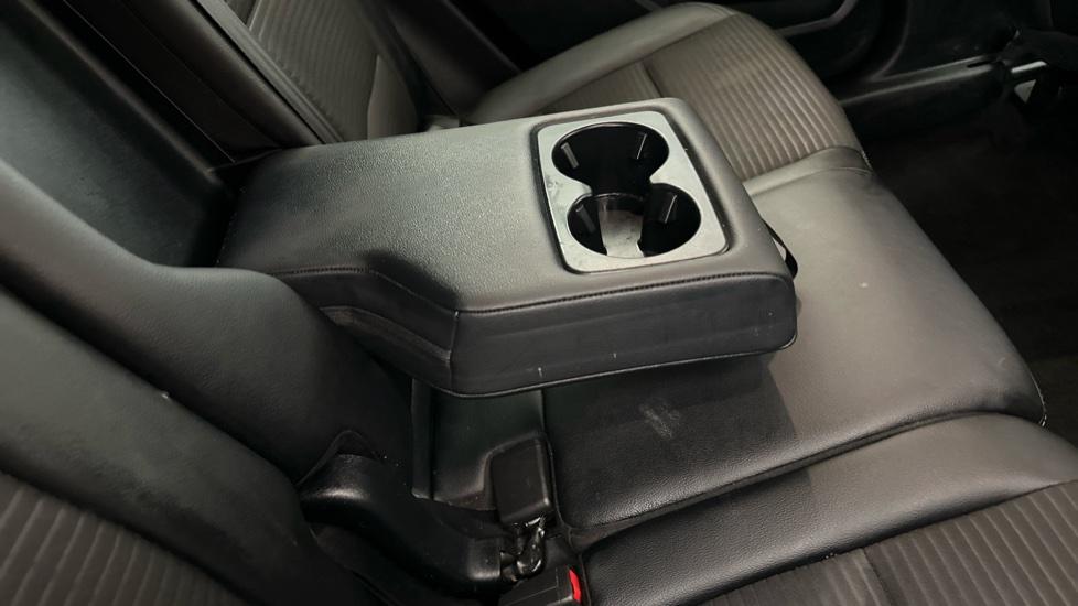 Rear Armrest/ Cup Holder