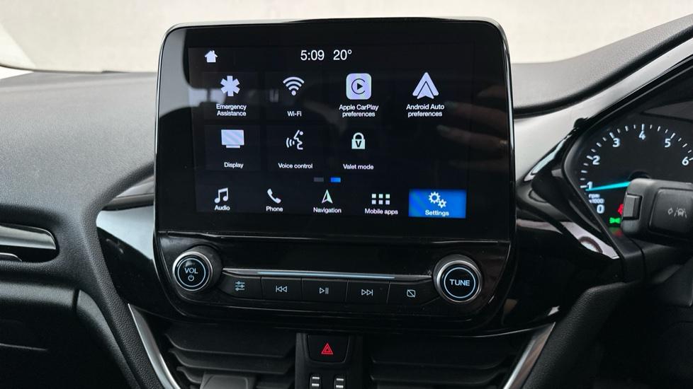 Apple Car Play & Android Auto