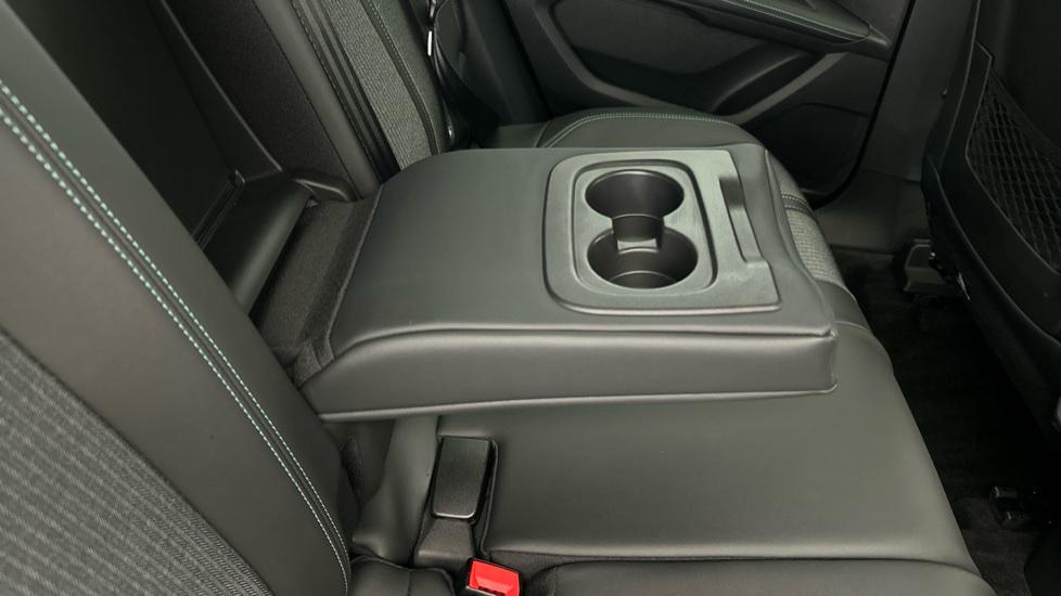 Rear Armrest/ Cup Holder