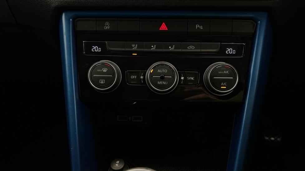 Dual Climate Control / Air Conditioning / Auto Stop/Start