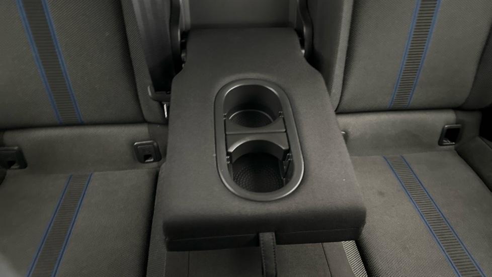 Rear Armrest/ Cup Holder