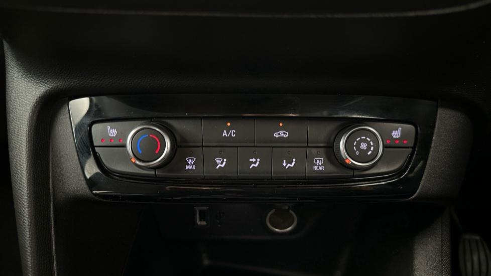 Air Conditioning /Heated Seats 