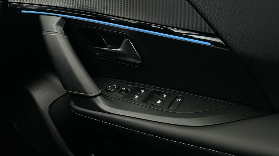 Electric Windows / Wing Mirrors / Ambient Lighting 