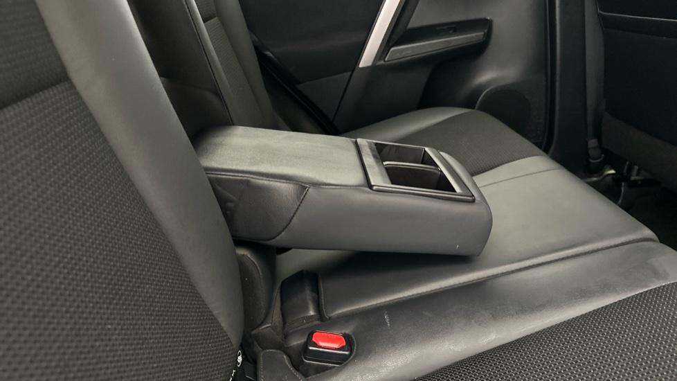 Rear Armrest/ Cup Holder