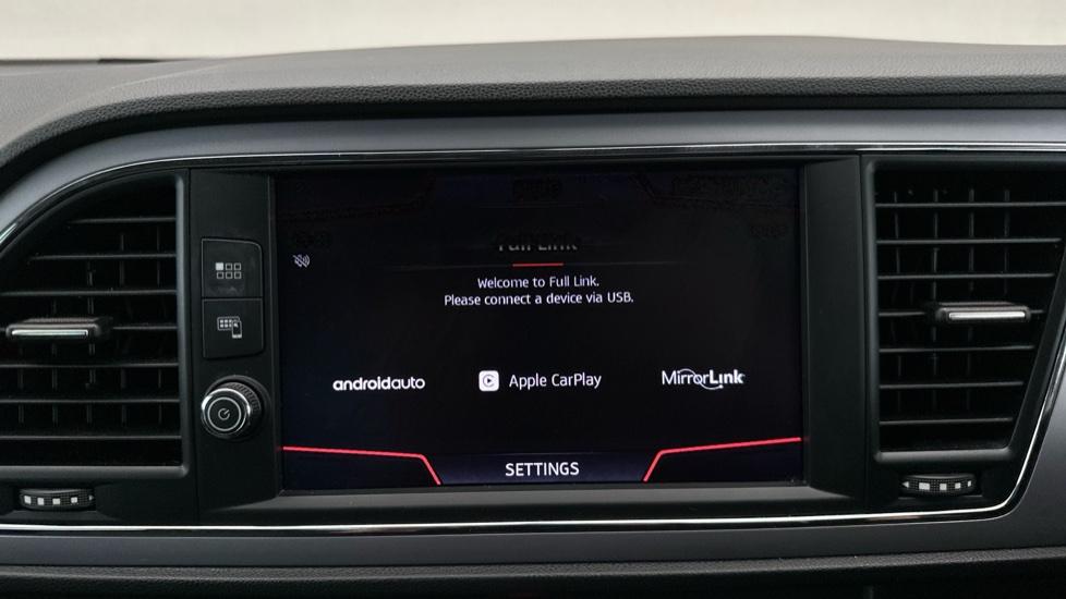 Apple Car Play & Android Auto