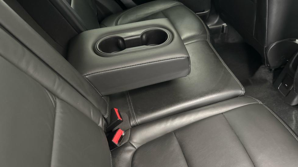 Rear Armrest/ Cup Holder