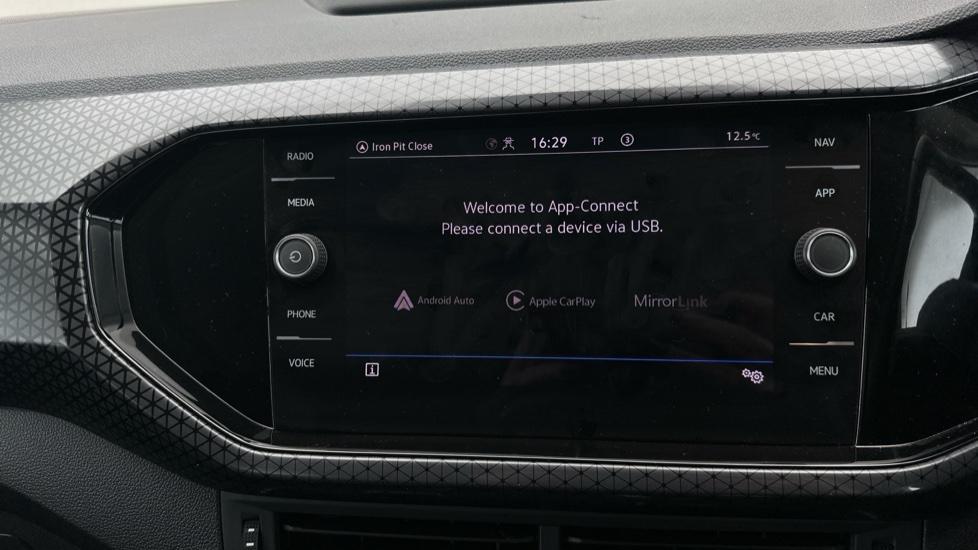 Apple Car Play & Android Auto