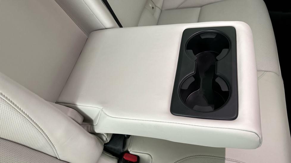 Rear Armrest/ Cup Holder