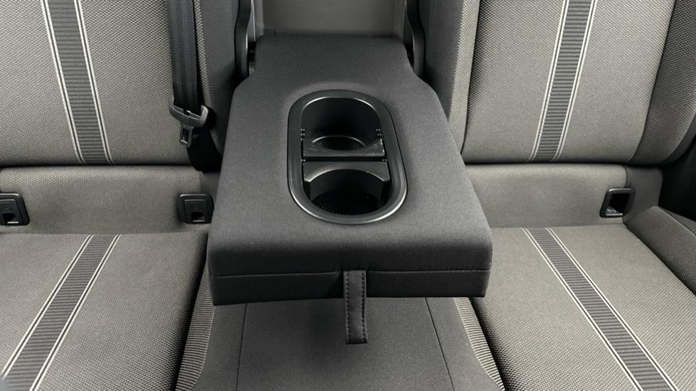 Rear Armrest/ Cup Holder