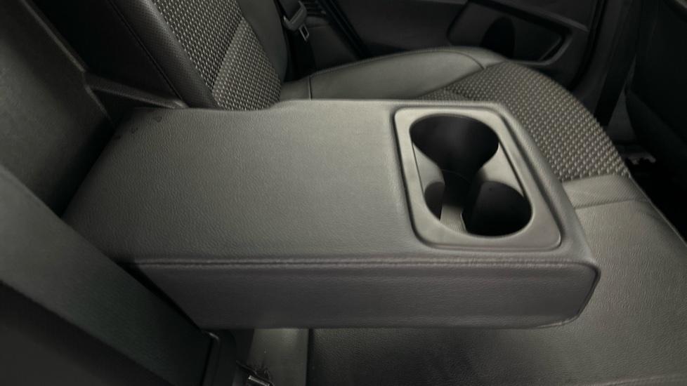 Rear Armrest/ Cup Holder