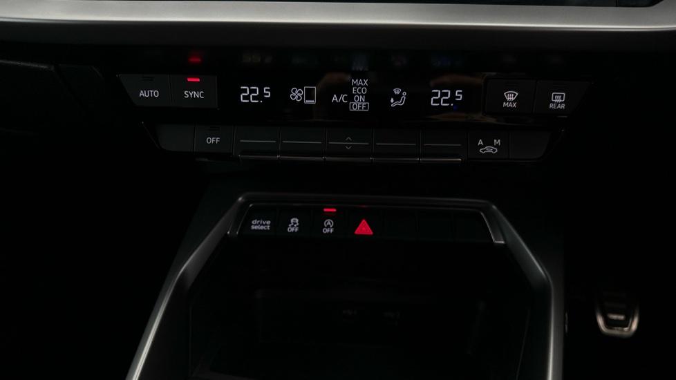 Air Conditioning /Dual Climate Control /Auto Stop/Start 