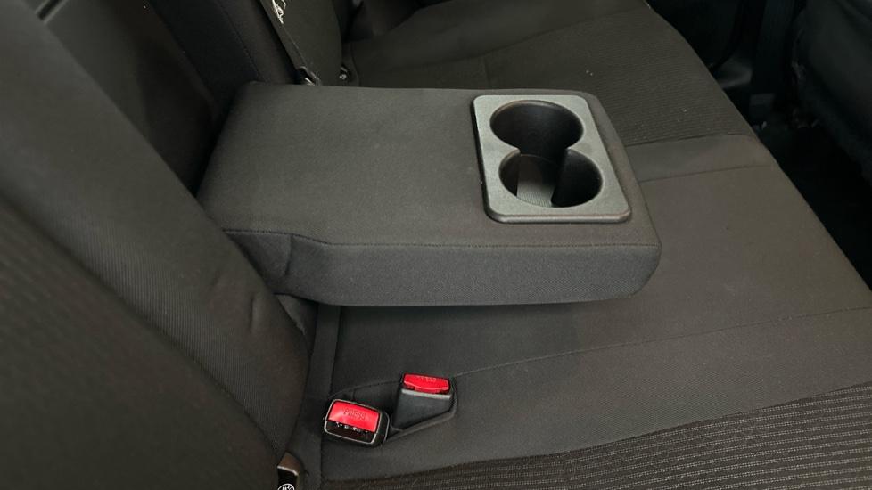 Rear Armrest/ Cup Holder