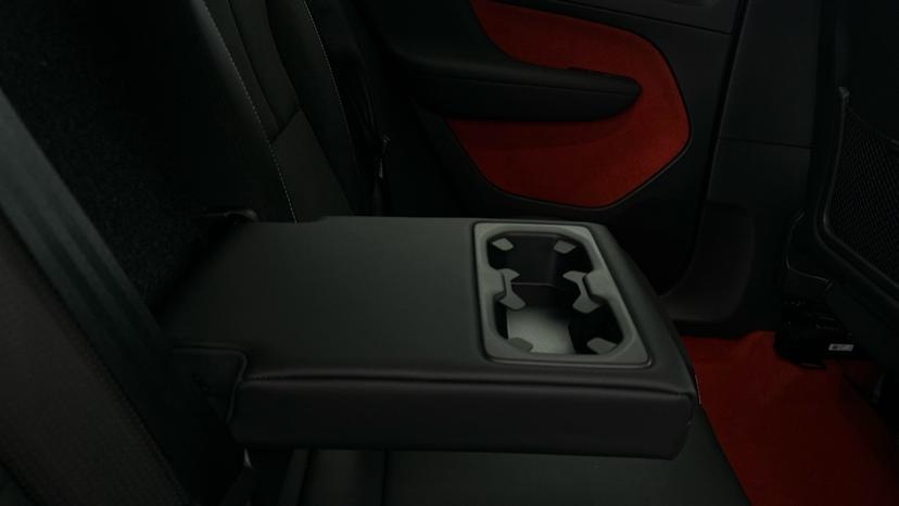 Rear Armrest/ Cup Holder