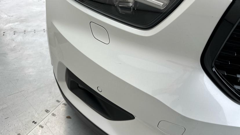 Front Parking Sensors / Headlight Washers 