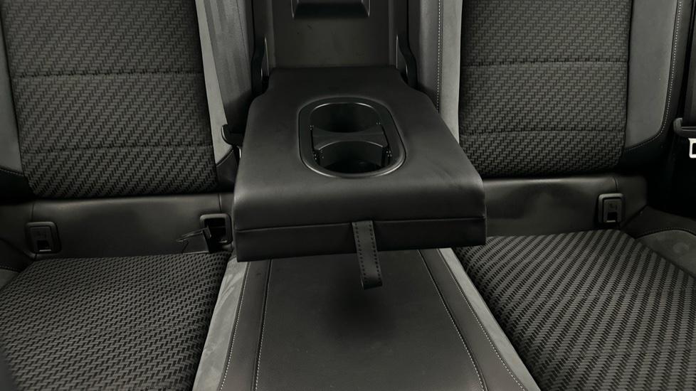 Rear Armrest/ Cup Holder