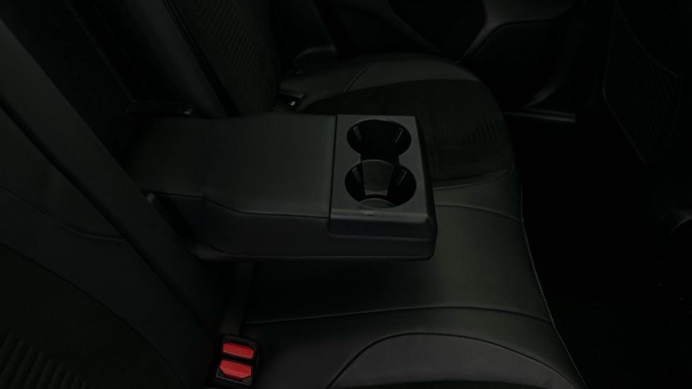 Rear Armrest/ Cup Holder