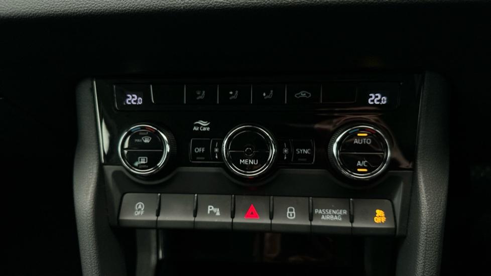 Air Conditioning /Dual Climate Control /Auto Stop/Start 