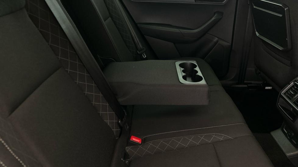 Rear Armrest/ Cup Holder