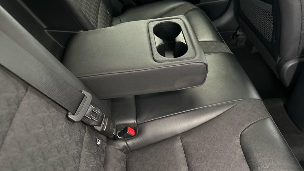 Rear Armrest/ Cup Holder