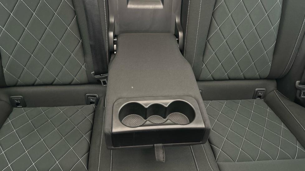 Rear Armrest/ Cup Holder