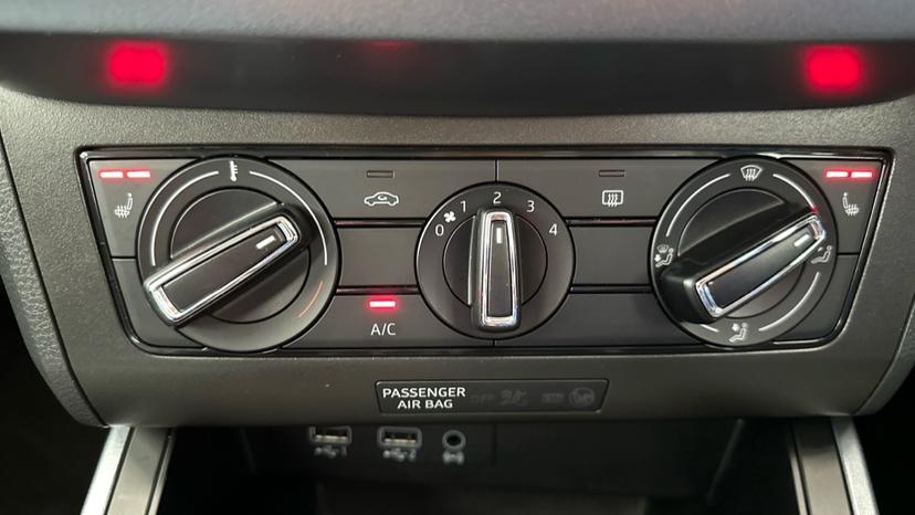 Air Conditioning /Heated Seats 