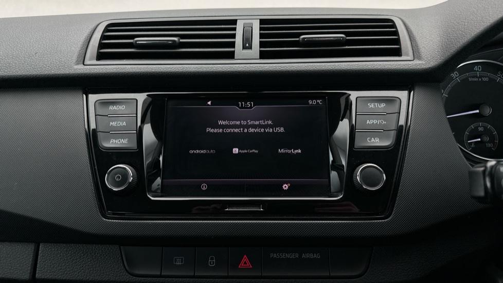 Apple Car Play & Android Auto