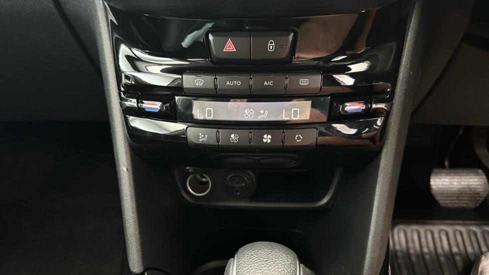 Dual Climate Control / Air Conditioning 