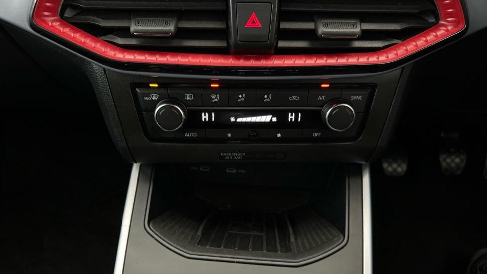 Air Conditioning /Dual Climate Control /Wireless Charger 