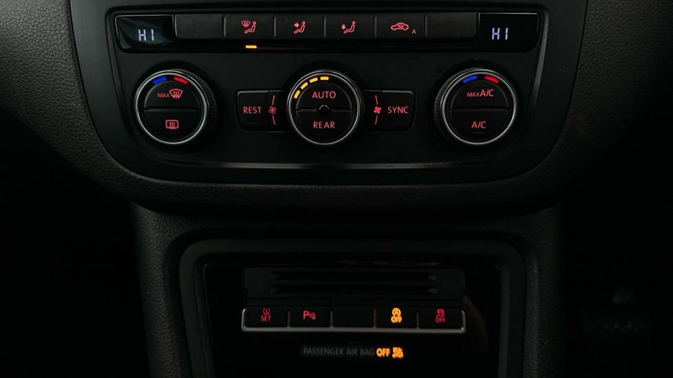 Air Conditioning /Dual Climate Control /Auto Stop/Start 