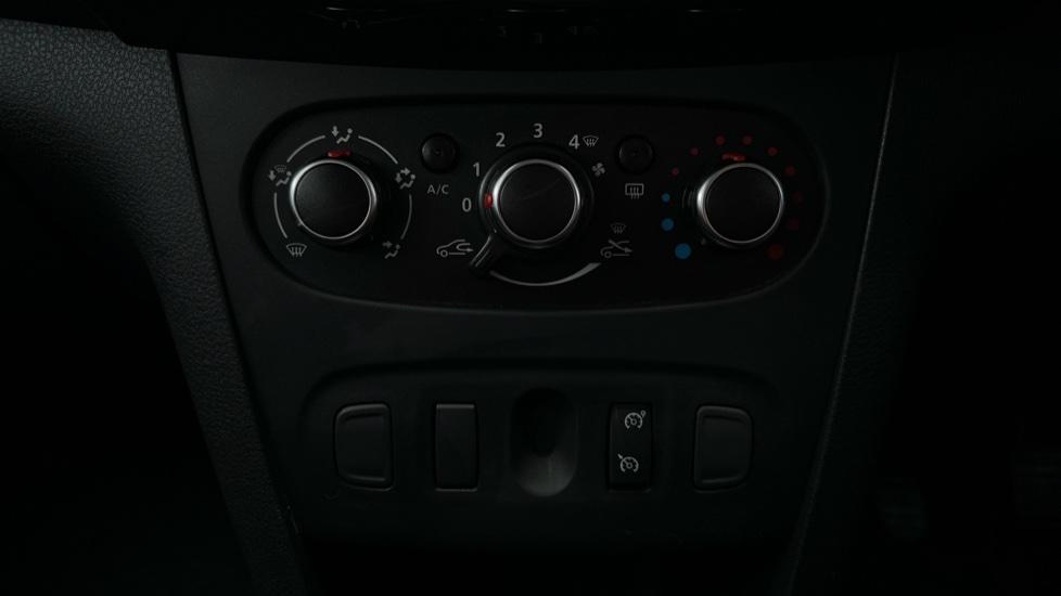 Air Conditioning /Cruise Control/Speed Limiter 