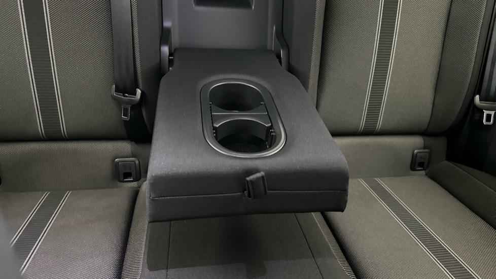 Rear Armrest/ Cup Holder