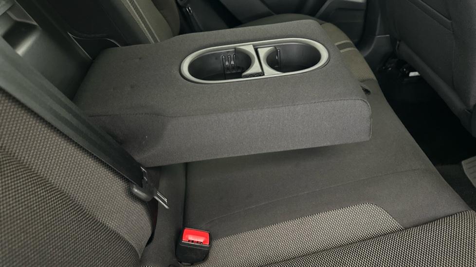 Rear Armrest/ Cup Holder