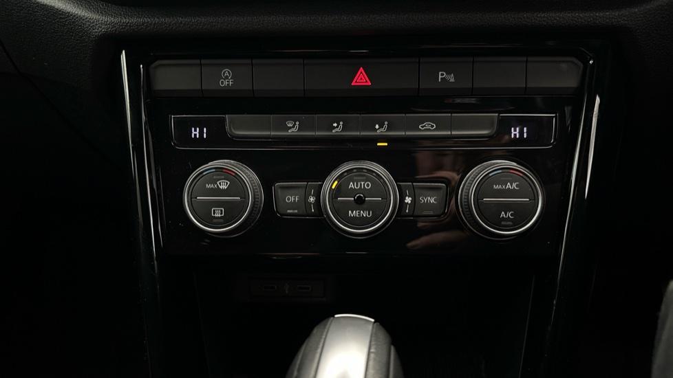 Dual Climate Control / Air Conditioning / Auto Stop/Start