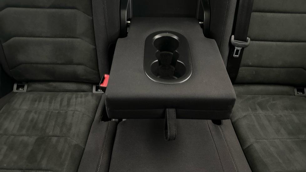 Rear Armrest/ Cup Holder