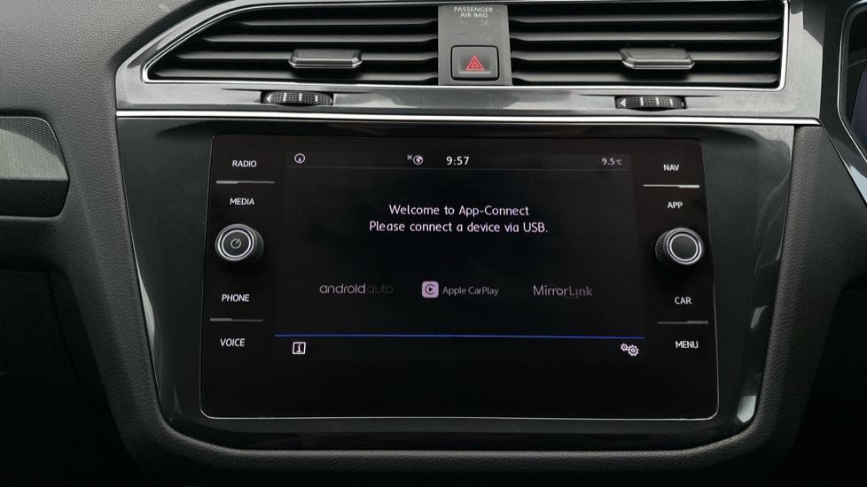 Apple Car Play & Android Auto