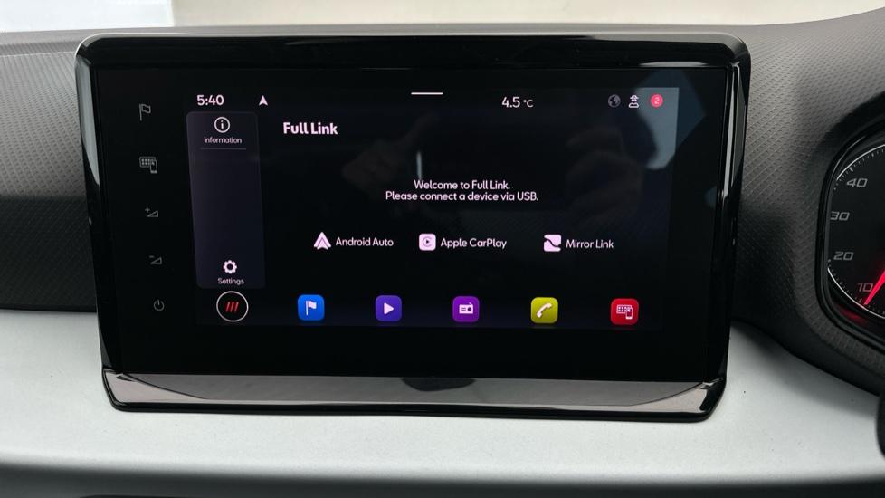 Apple Car Play & Android Auto