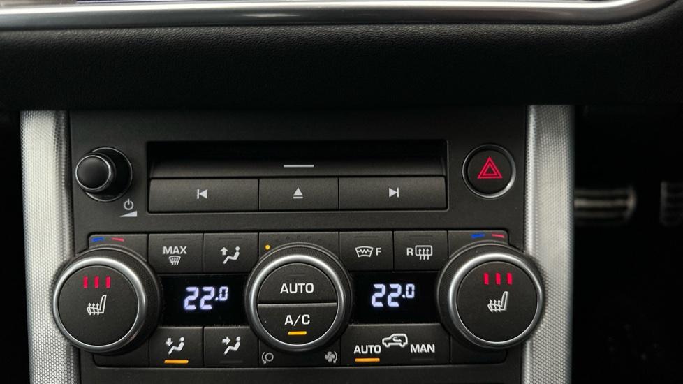 Dual Climate Control  / Air Conditioning  / Heated Seats 