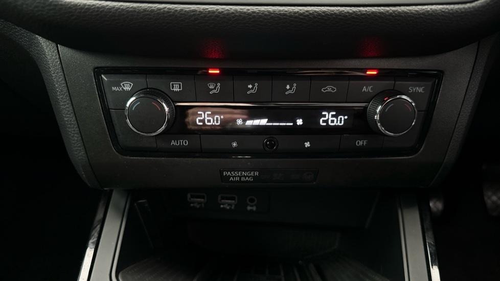 Air Conditioning /Dual Climate Control 