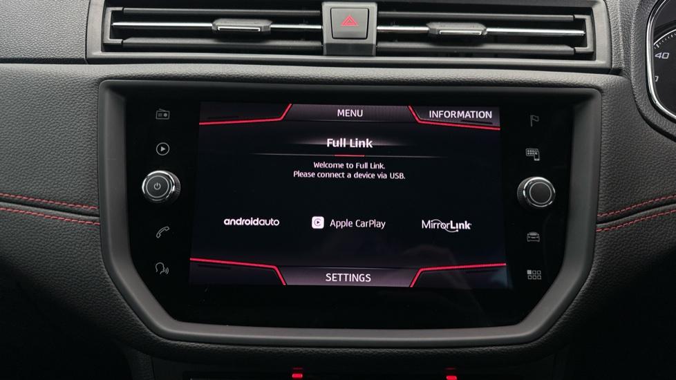 Apple Car Play & Android Auto