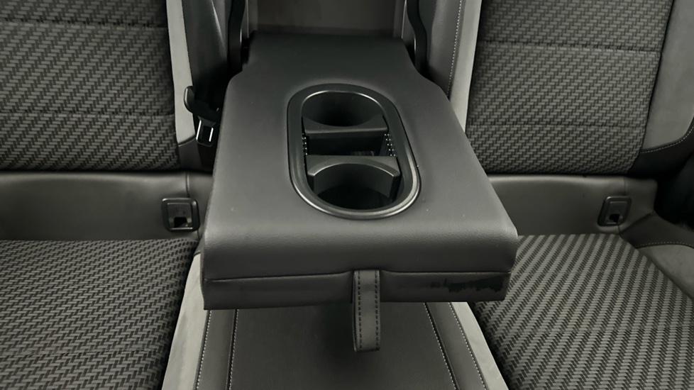 Rear Armrest/ Cup Holder