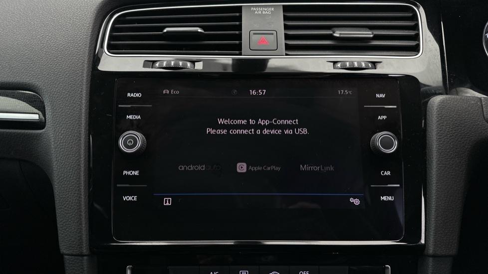 Apple Car Play & Android Auto