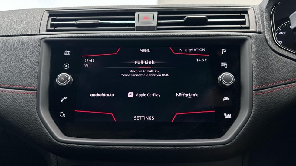 Apple Car Play & Android Auto