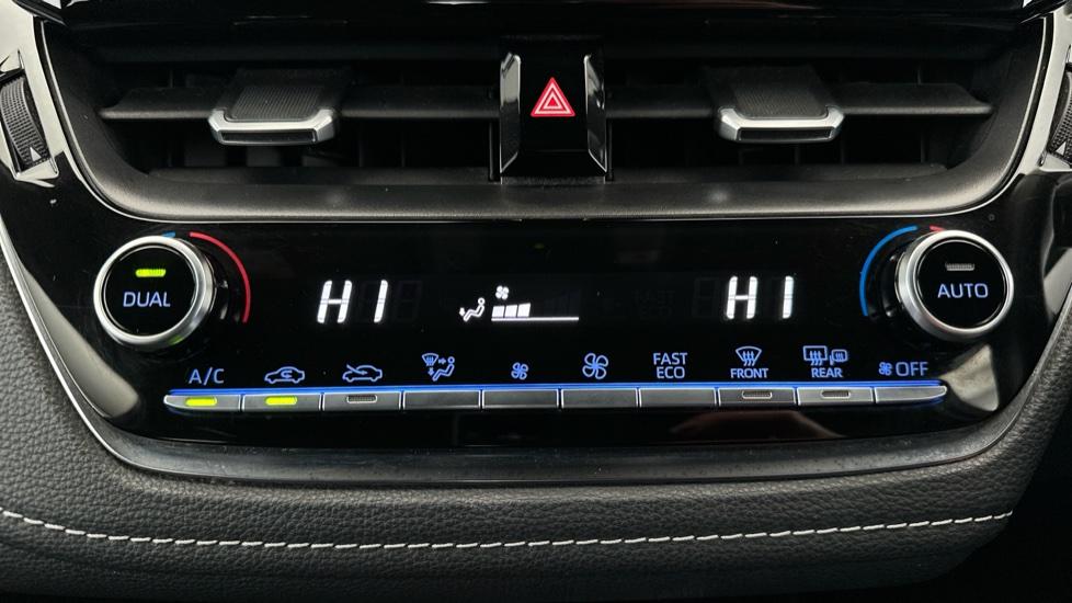 Dual Climate Control  / Air Conditioning 