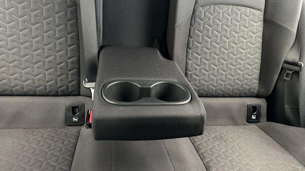 Rear Armrest/ Cup Holder