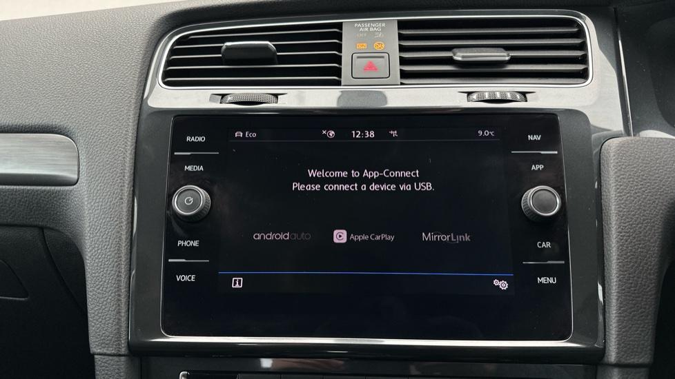 Apple CarPlay/Android Auto 